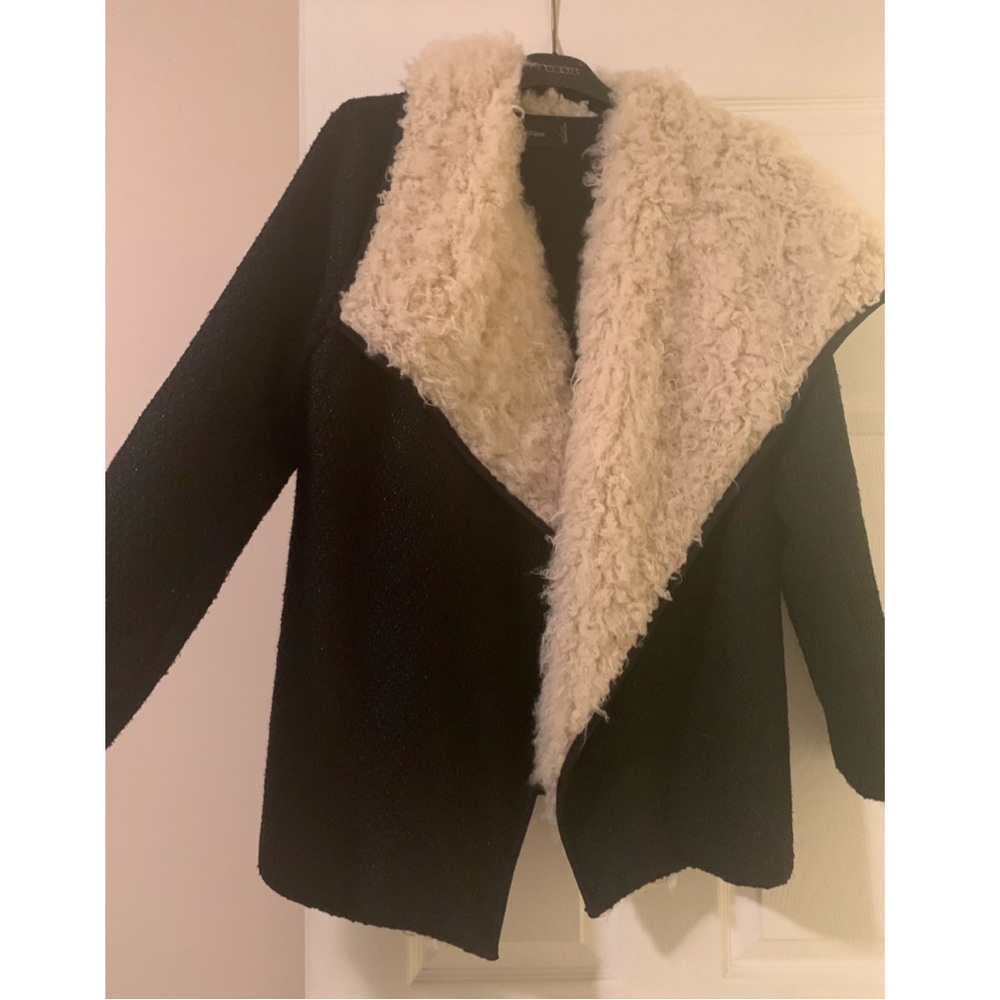 MinkPink ladies coat (size SM)